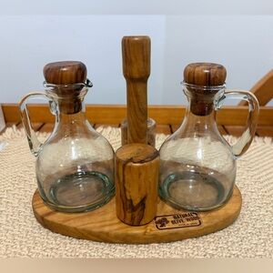🦋2 For $50🦋 Olive Wood Oil and Vinegar Cruet Set